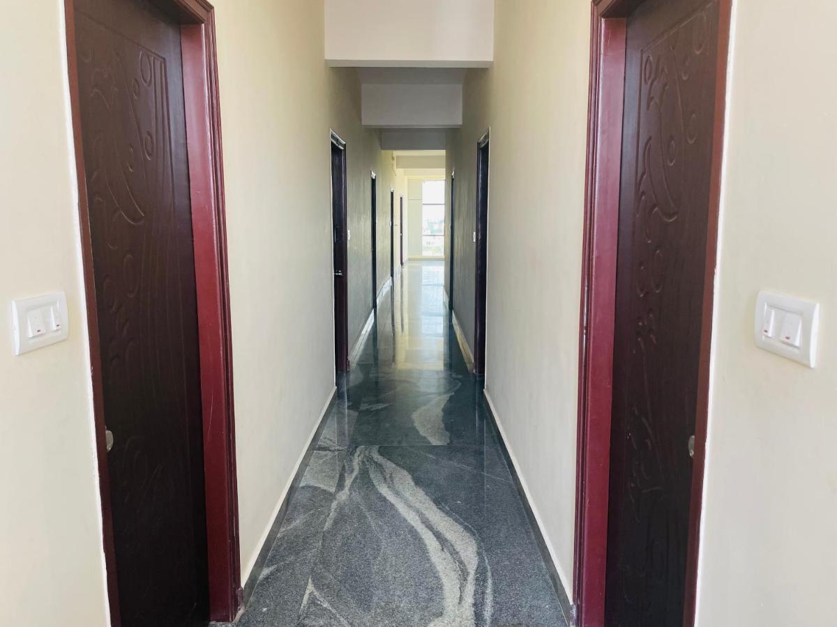 Crown Residency Ξενοδοχείο Mysore Εξωτερικό φωτογραφία
