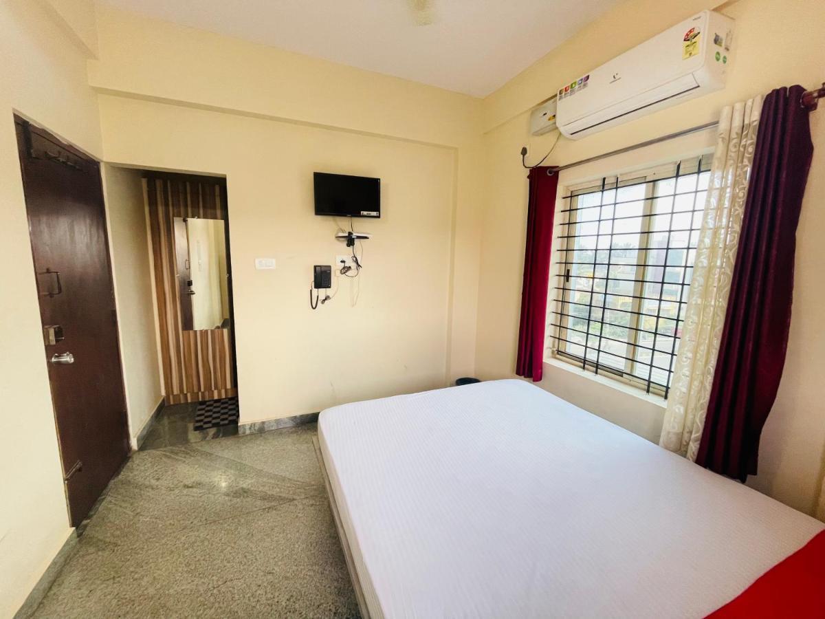Crown Residency Ξενοδοχείο Mysore Εξωτερικό φωτογραφία